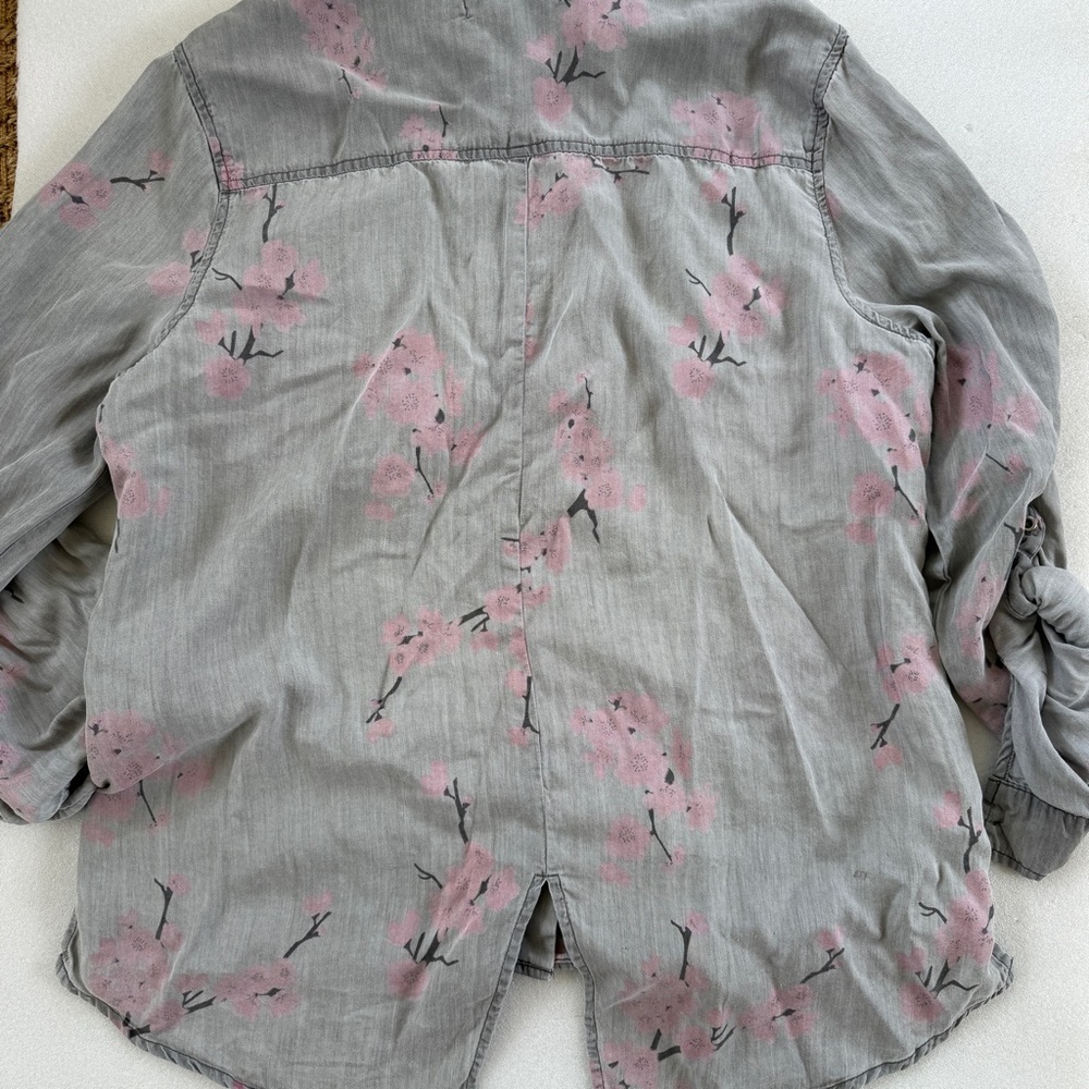 Billy T Cherry Blossom Chambray Button Down - Picture 4 of 6